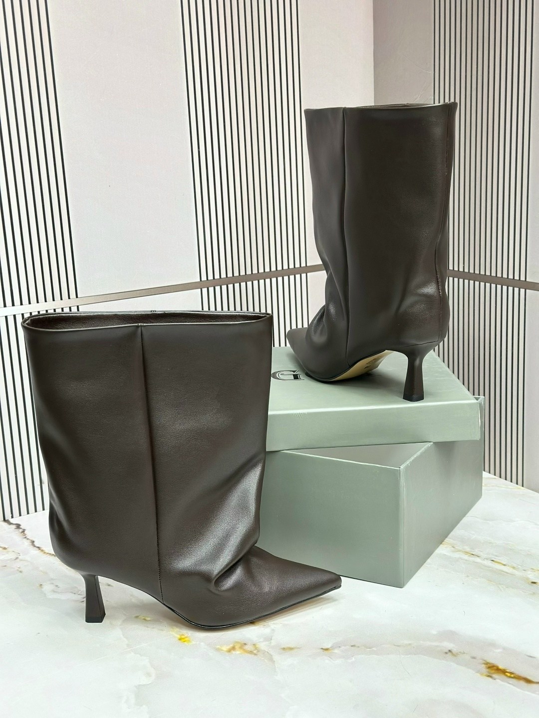 ботильоны balenciaga,женские ботильоны,женские ботильоны с острым носком,женские сапоги,