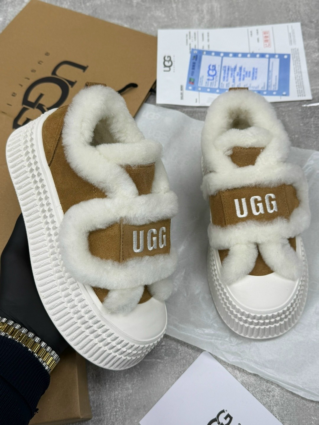 ,брендовые кеды ugg на толстой подошве с мехом,кеды с мехом ugg,кеды с мехом ugg lady's shoes 278842419,женская