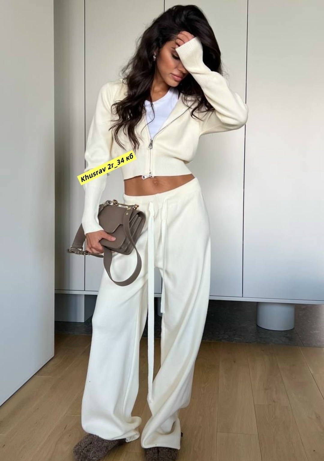 костюм стильный женский,модные костюмы,трикотажные костюмы,костюм трикотажный на молнии с капюшоном вязаный,трикотажные костюмы женские