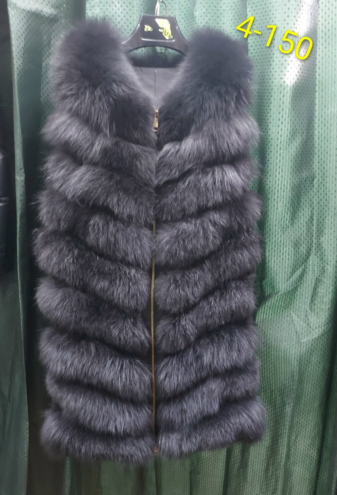 меховая жилетка,жилетка из песца,меховая жилетка песец графит,меховой жилет,жилет из натурального меха песца