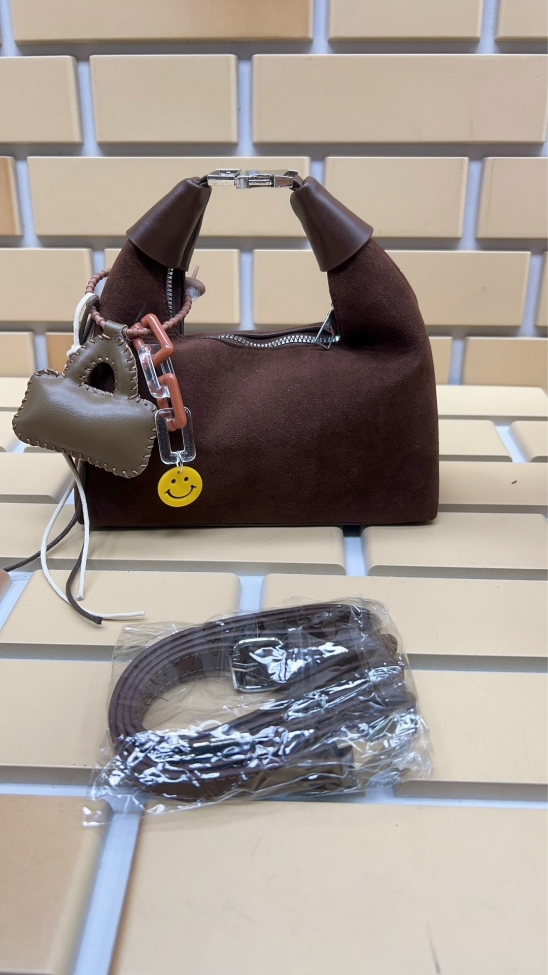 замшевая сумка,сумка,женская сумка,модная сумка,вместительная замшевая сумка