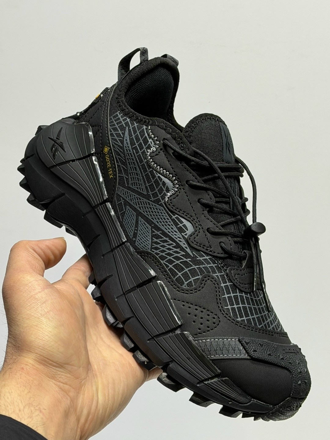 кроссовки reebok zig kinetica ii edge' black pure grey,кроссовки reebok zig kinetica ii edge,кроссовки reebok zig kinetica 2 edge gore tex,мужские кроссовки reebok zig-kinetica,кроссовки reebok zig ki