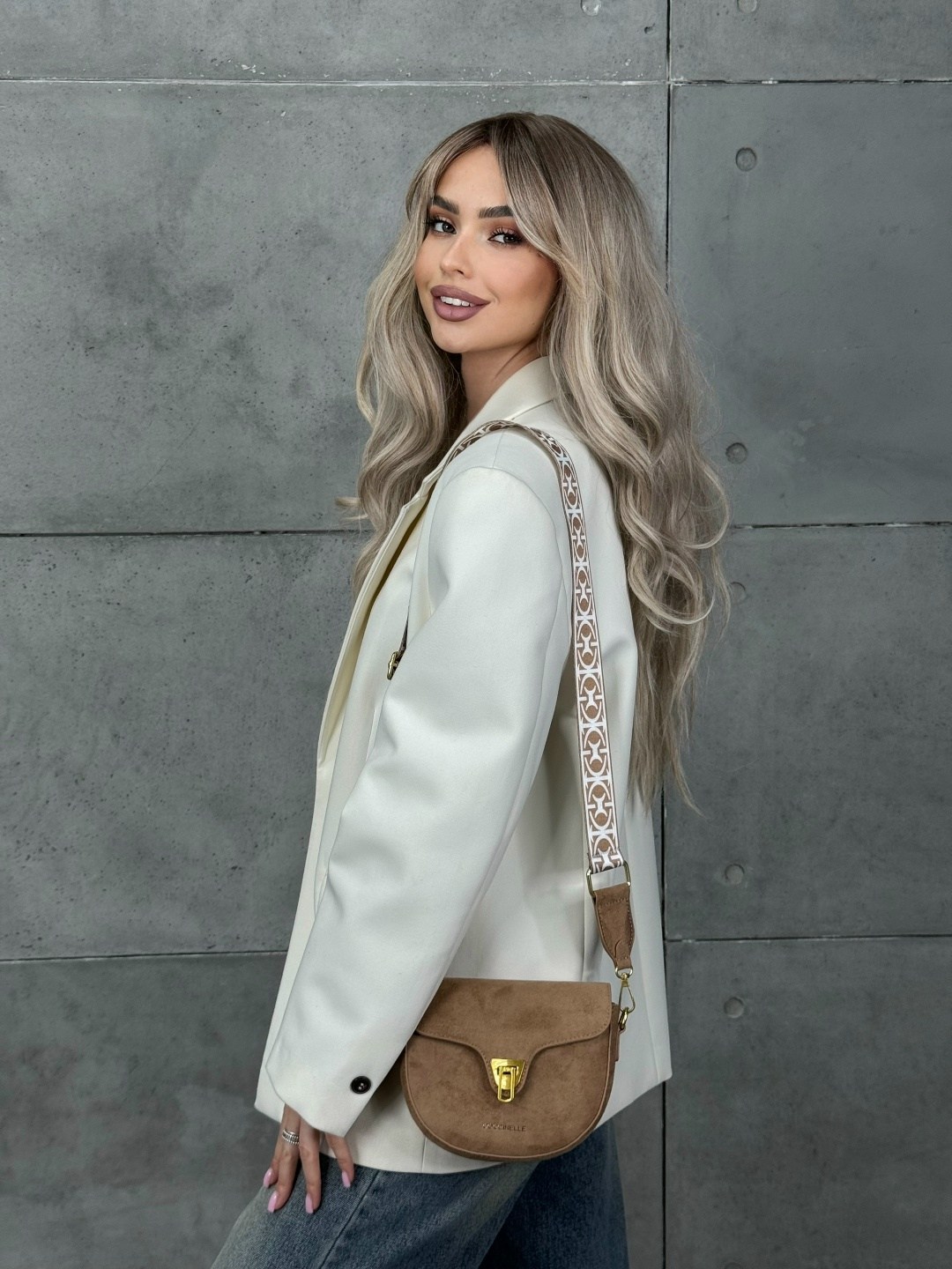 сумка женская маленькая кросс-боди chanel,сумка кросс-боди miu miu,кепка женская,стильное