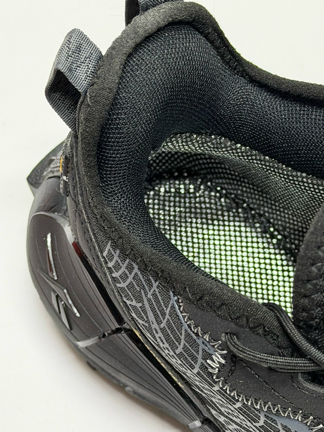 кроссовки reebok zig kinetica ii edge' black pure grey,кроссовки reebok zig kinetica ii edge,кроссовки reebok zig kinetica 2 edge gore tex,мужские кроссовки reebok zig-kinetica,кроссовки reebok zig ki