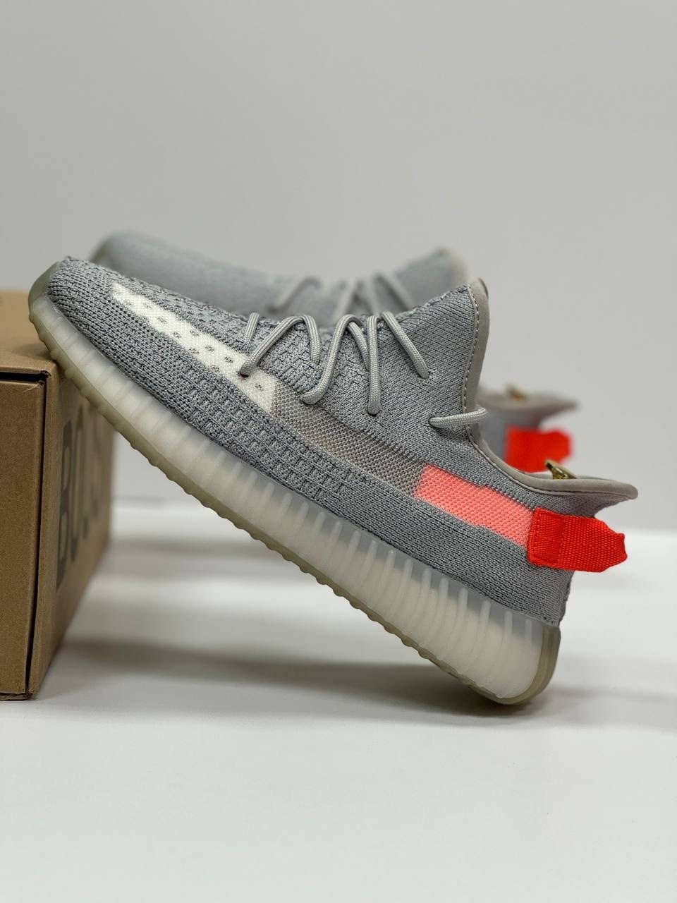 adidas yeezy boost 350 v 2,adidas yeezy boost 350 v2 tail light,adidas yeezy boost 350,кроссовки adidas yeezy boost 350,adidas yeezy boost 350 v2 light