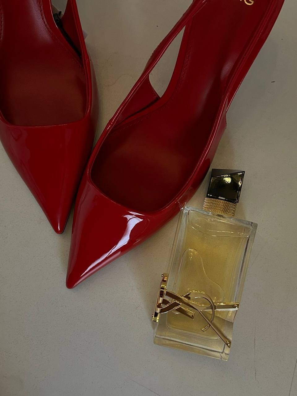 красное платье,красное короткое вечернее платье sondr без рукавов,коктейльное платье красное,красное атласное платье,красное короткое платье