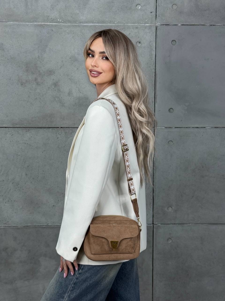 сумка женская маленькая кросс-боди chanel,сумка кросс-боди miu miu,сумка,берет шапка трендовый alo vichelle,берет miu miu стильный теплый