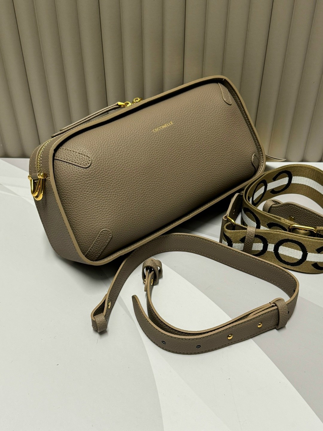 сумка coccinelle,сумка кожаная coccinelle beat,coccinelle сумка кросс-боди,сумка через плечо coccinelle,сумка женская через плечо coccinelle