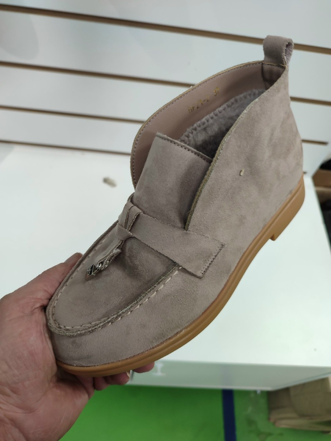 ,женская ,лоферы loro piana,лоферы женские замшевые,замшевые ботинки