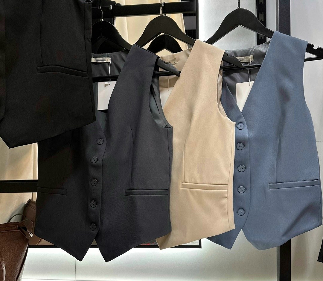 жилет женский классический костюмный,жилет классический,костюм с жилетом брючный классический,женский жилет,жилет