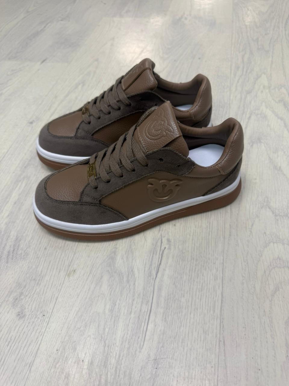 ,женские кроссовки,стильные кроссовки,мужская  кроссовки,кроссовки мужские и женские