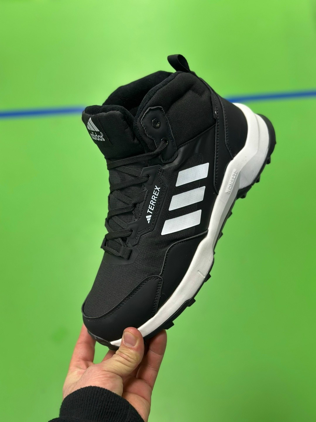 кроссовки зимние adidas terrex ax4 gtx,кроссовки adidas terrex зимние,зимние ботинки адидас с подошвой континенталь,кроссовки adidas зимние,кроссовки зимние adidas terrex ax4 gtx с мехом