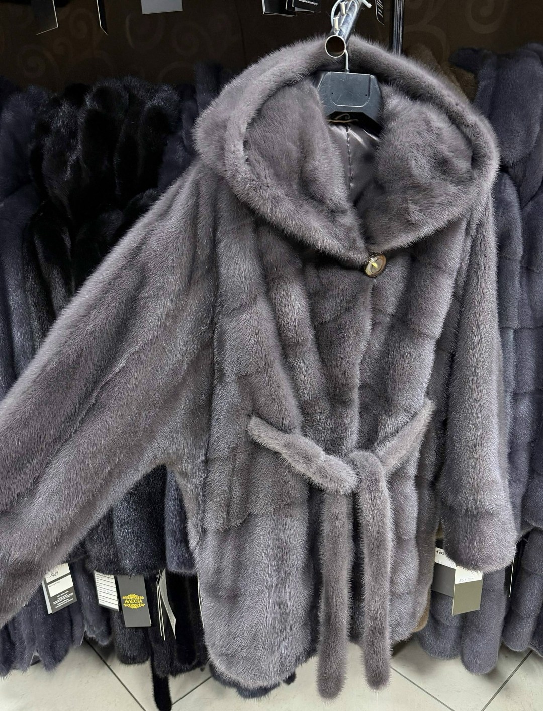 шубка из меха европейской норки с капюшоном цвет лаванда,шуба норковая,шубка из меха европейской норки с капюшоном,норковая шуба с капюшоном,шуба сиреневая норка