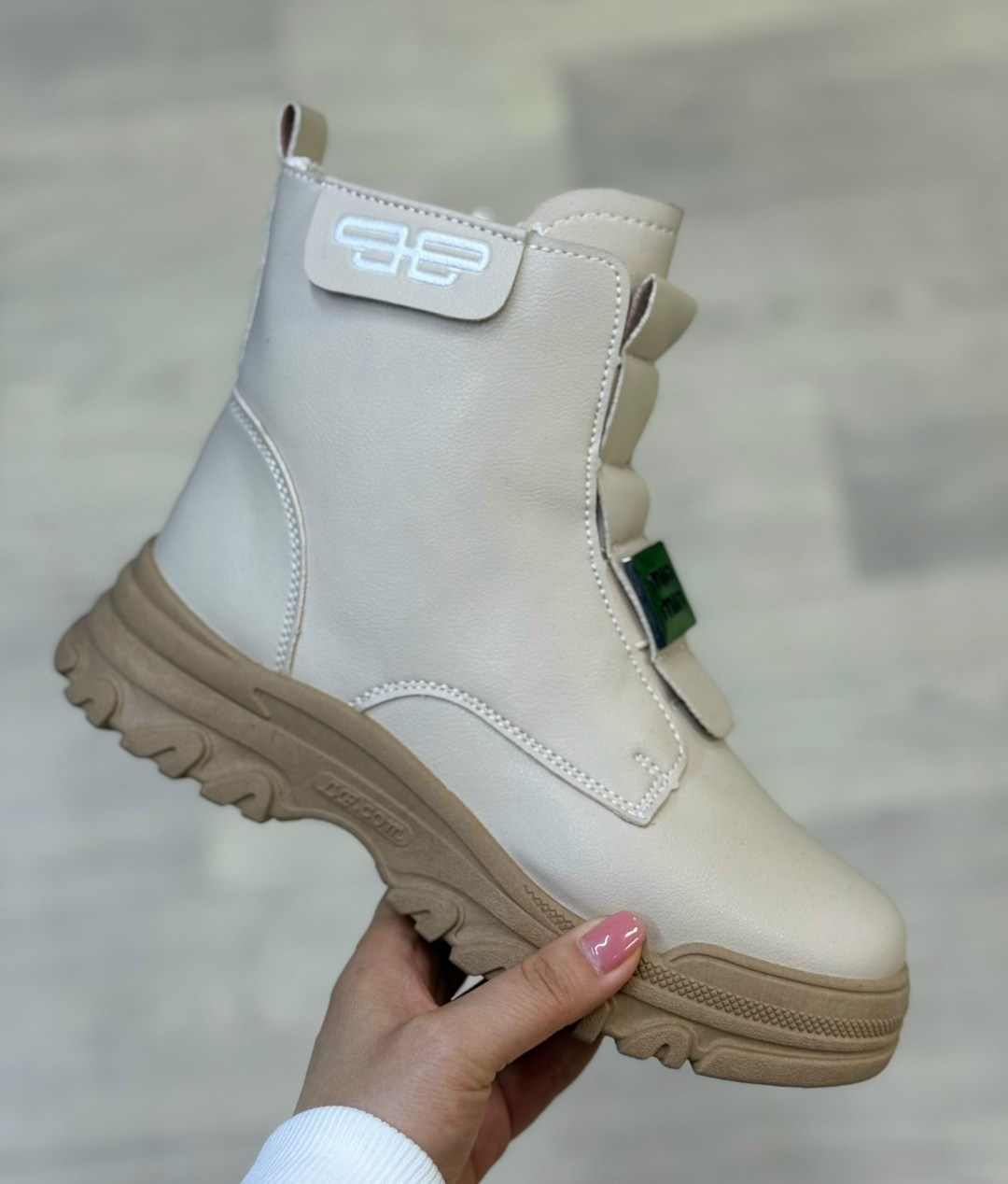 женские ботинки,,женская ,зимние женские ботинки,ботинки демисезонные