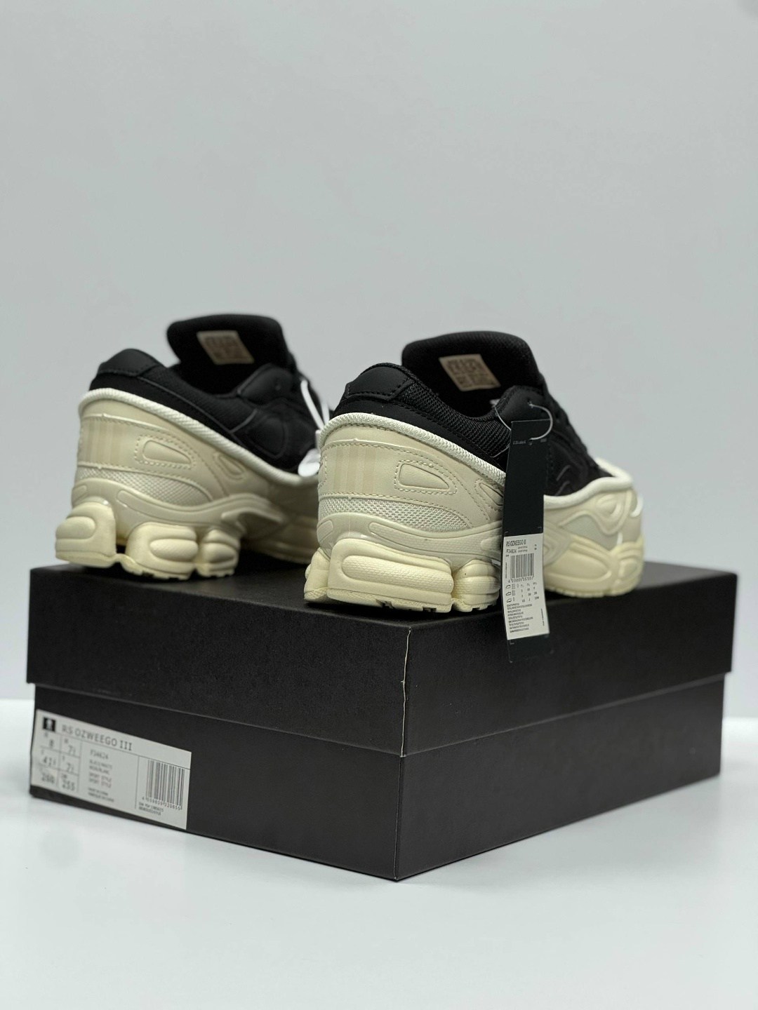 adidas x raf simons ozweego white & black,adidas ozweego raf simons black white,кроссовки adidas raf simons ozweego cream white,adidas raf simons x ozweego cream white,adidas raf simons ozweego 3 crea