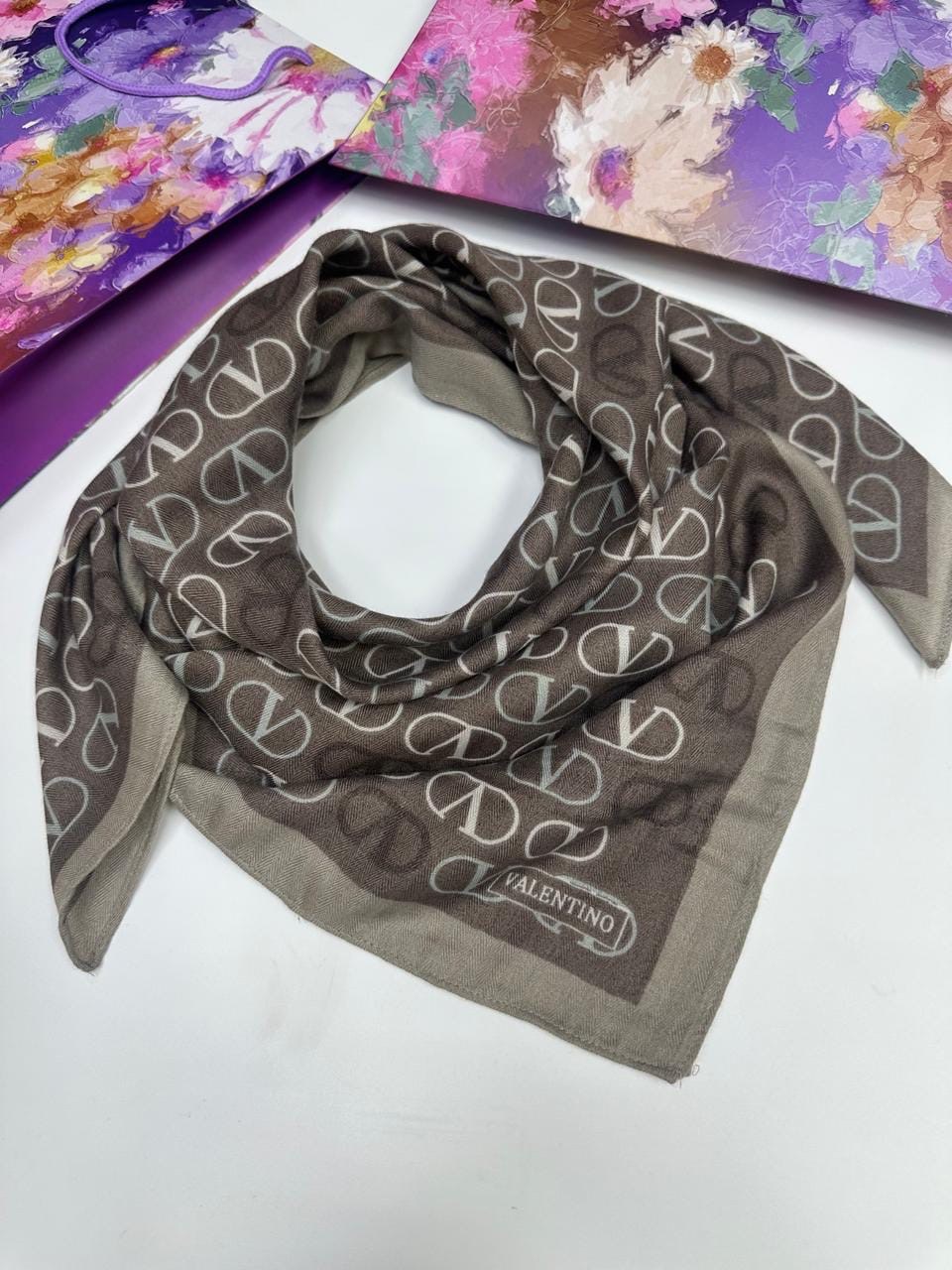 платок шелковый брендовый cd dior,платки диор,платок кристиан диор,шарфы диор женские,палантины dior