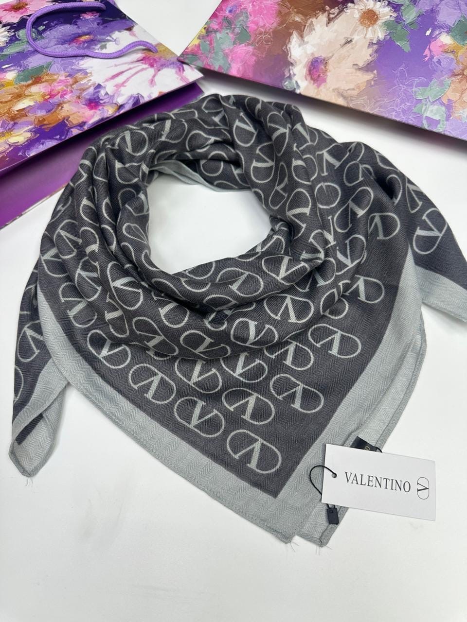 платок шелковый брендовый cd dior,платки диор,платок кристиан диор,шарфы диор женские,палантины dior