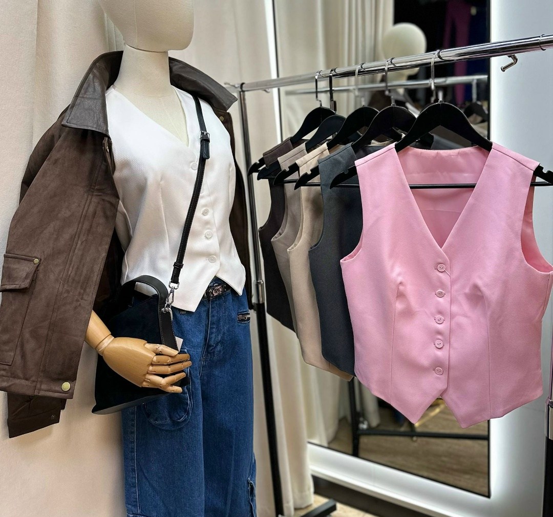 летние костюмы,стильные наряды,брючный льняной костюм с жилеткой,костюм с шортами,льняной жилет женский летний