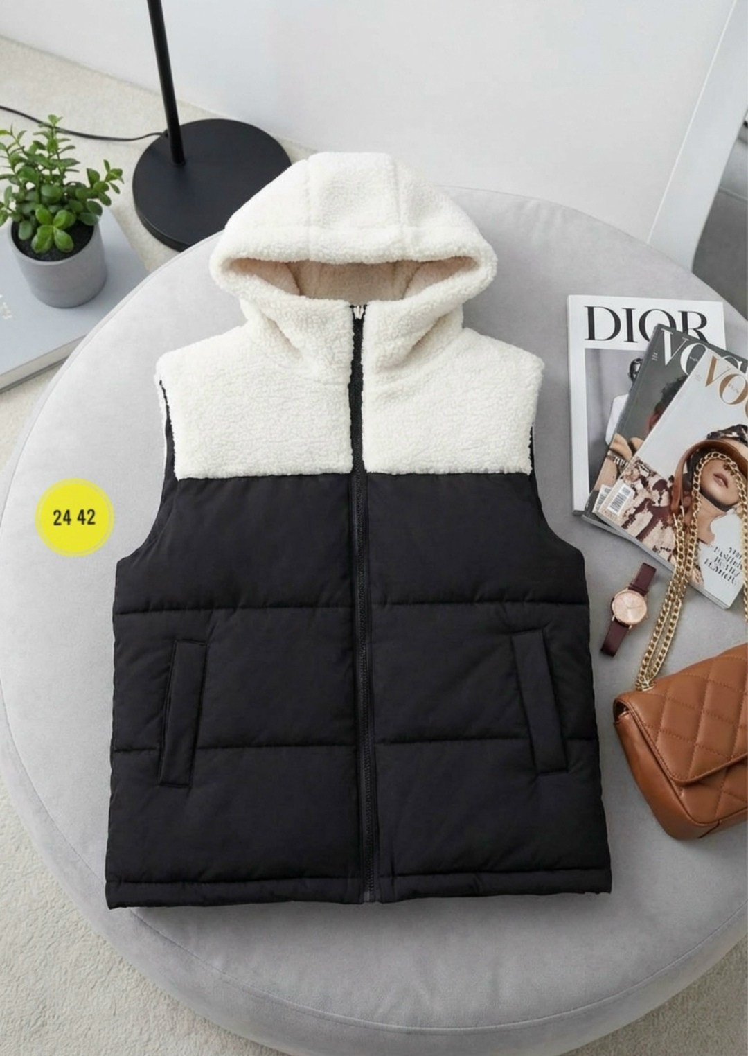 жилетка женская,двухсторонняя жилетка женская,теплый жилет,жилет женский,жилетка с капюшоном