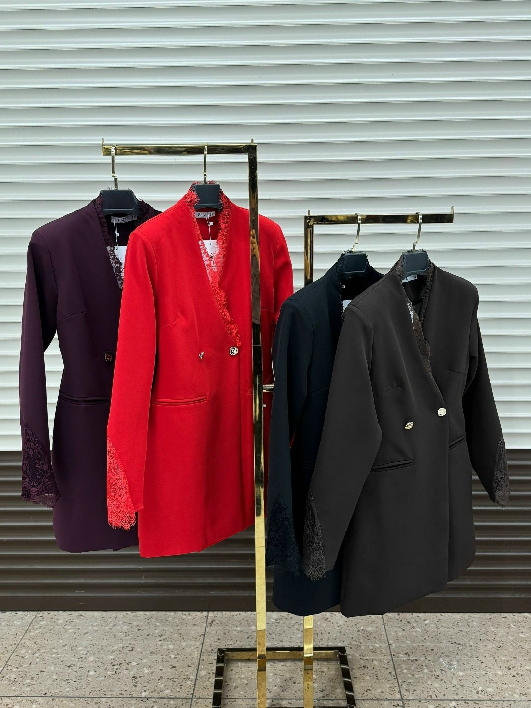 пиджак,пиджак женский,пиджак классический,женский двубортный пиджак,классический костюм