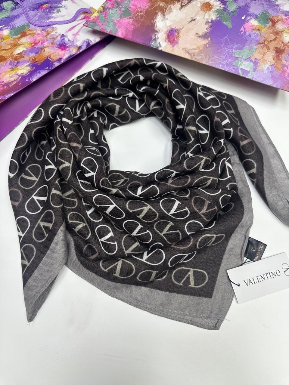 платок шелковый брендовый cd dior,платки диор,платок кристиан диор,шарфы диор женские,палантины dior