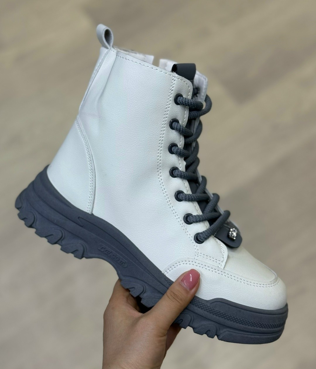 женские ботинки,,женская ,зимние женские ботинки,ботинки демисезонные