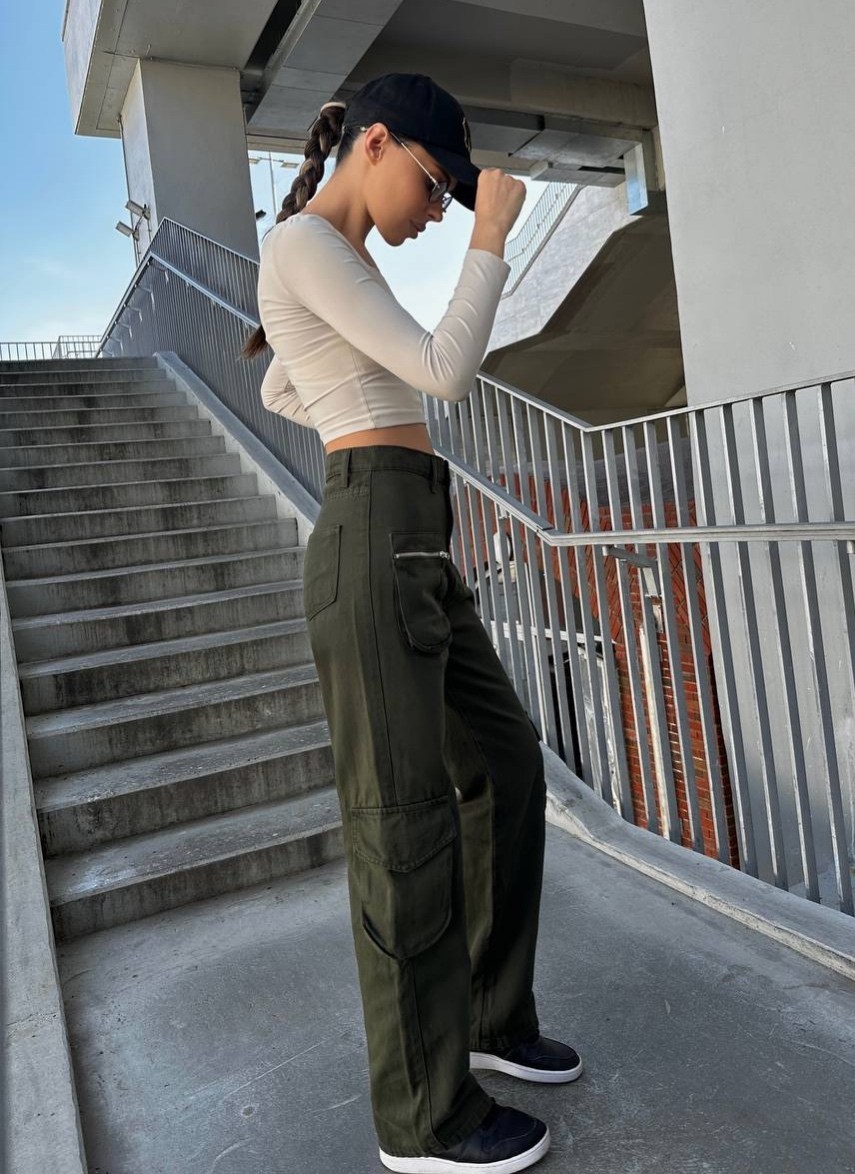 карго джинсы,джинсы карго женские,джинсы карго с кармана,джинсы женские широкие прямые карго с карманами zolinelli,джинсы широкие прямые карго с карманами