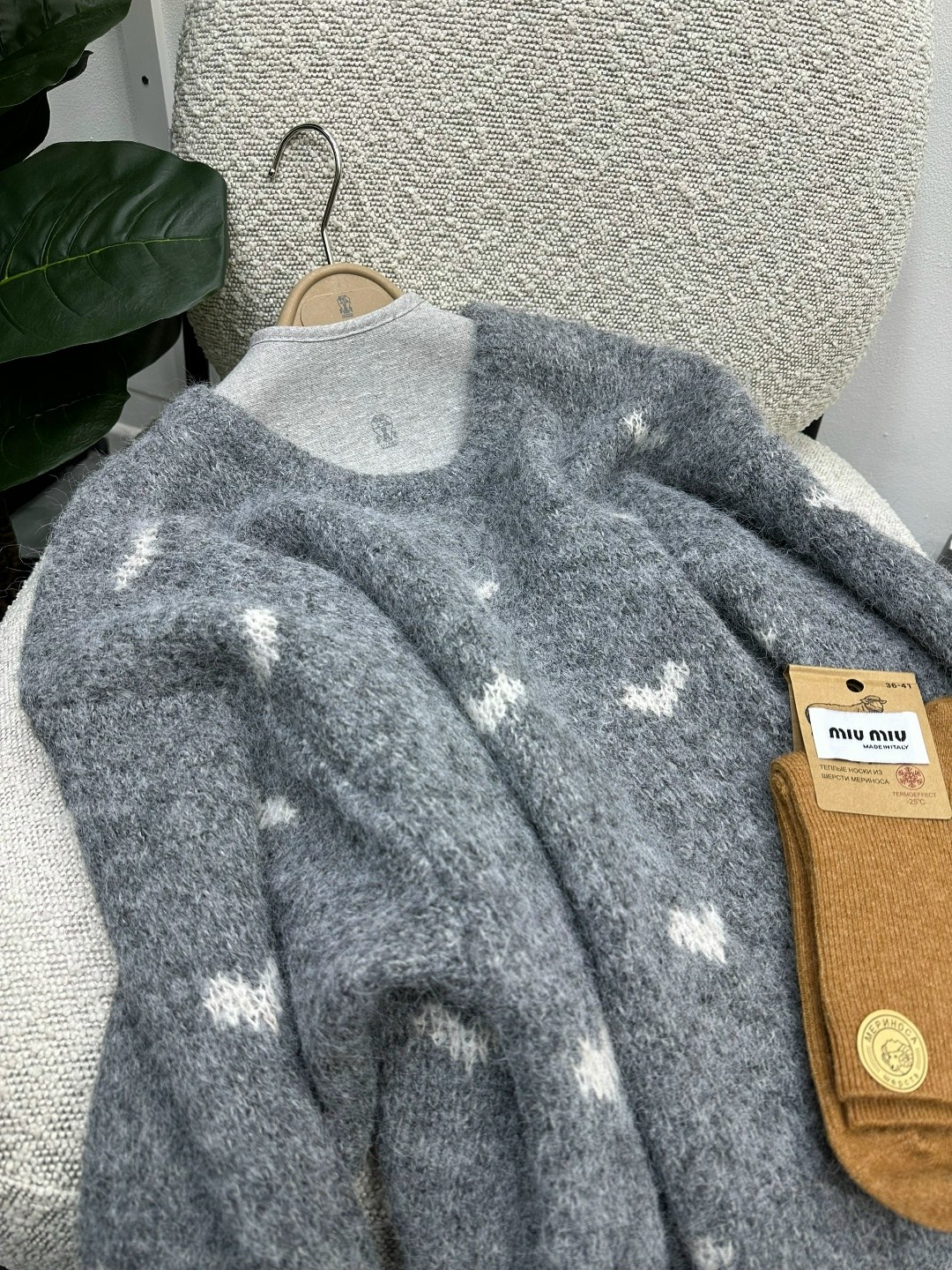 женский серый свитер с цветочным принтом и бриллиантами,джемпер для девочек,свитер женский модный мир,свитер зимние,свитер серый стразами