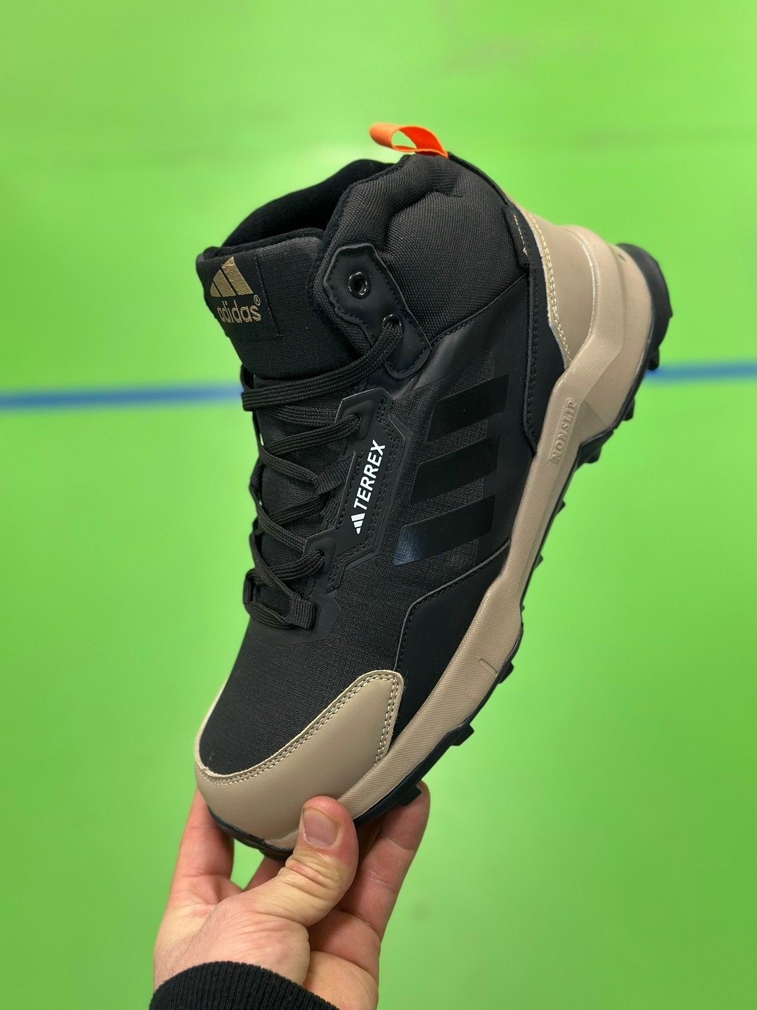 кроссовки зимние adidas terrex ax4 gtx,кроссовки adidas terrex зимние,зимние ботинки адидас с подошвой континенталь,кроссовки adidas зимние,кроссовки зимние adidas terrex ax4 gtx с мехом