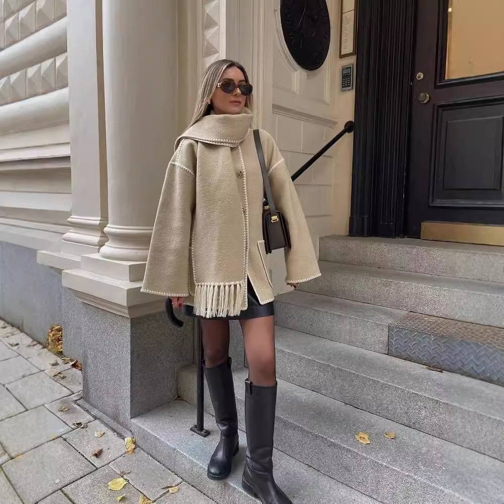 модное шерстяное пальто,пальто модное,пальто с шарфом,пальто и куртки,пальто с высоким воротником