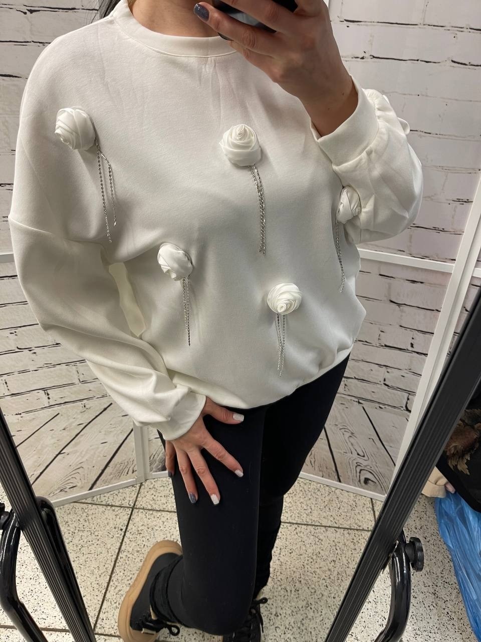 свитшот женская,толстовка стильная,кофта с бусами,красивый свитшот,декор свитшота