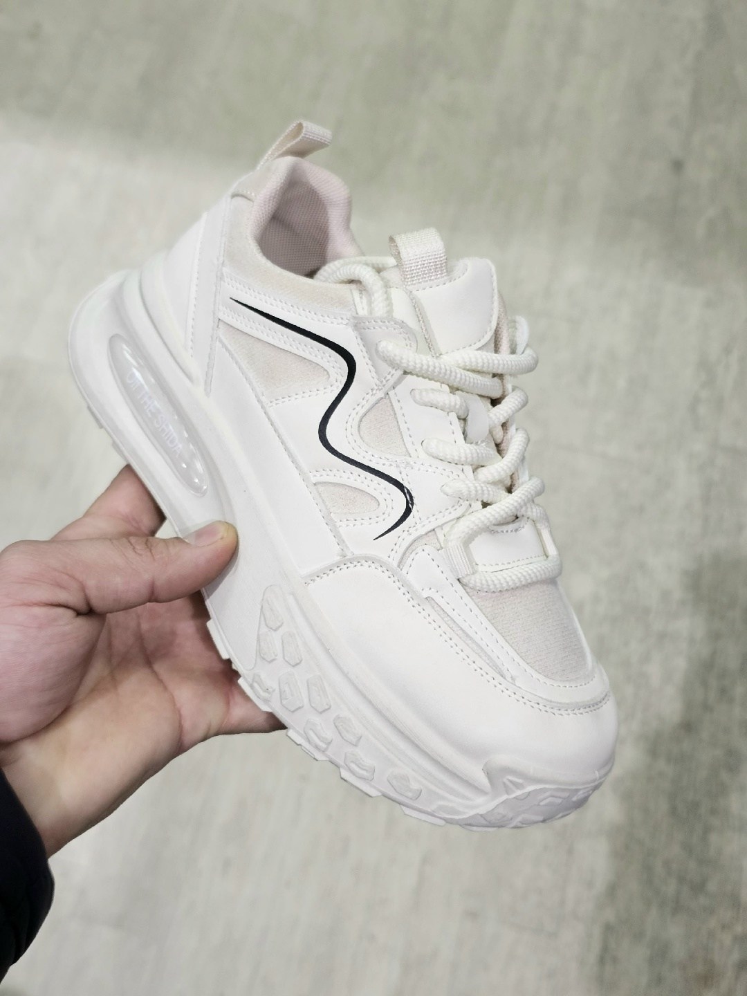 кроссовки женскиe,белые кроссовки,белые кроссовки женские,кроссовки модные,