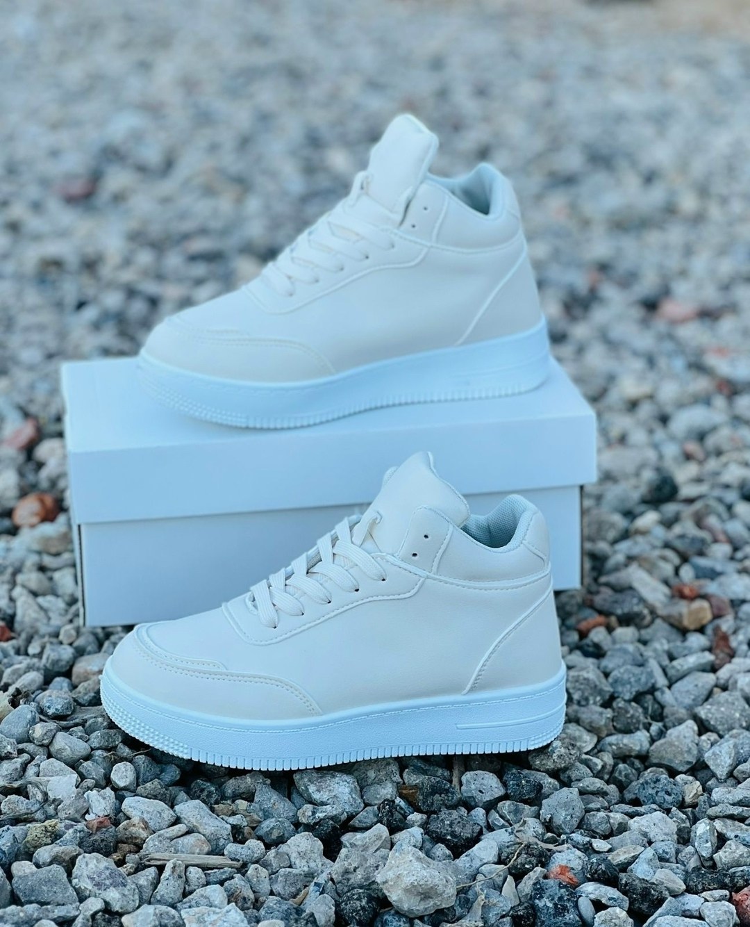 ,зимние кроссовки женские белые высокие,кроссовки женскиe,кроссовки женские зимние,белые кроссовки женские