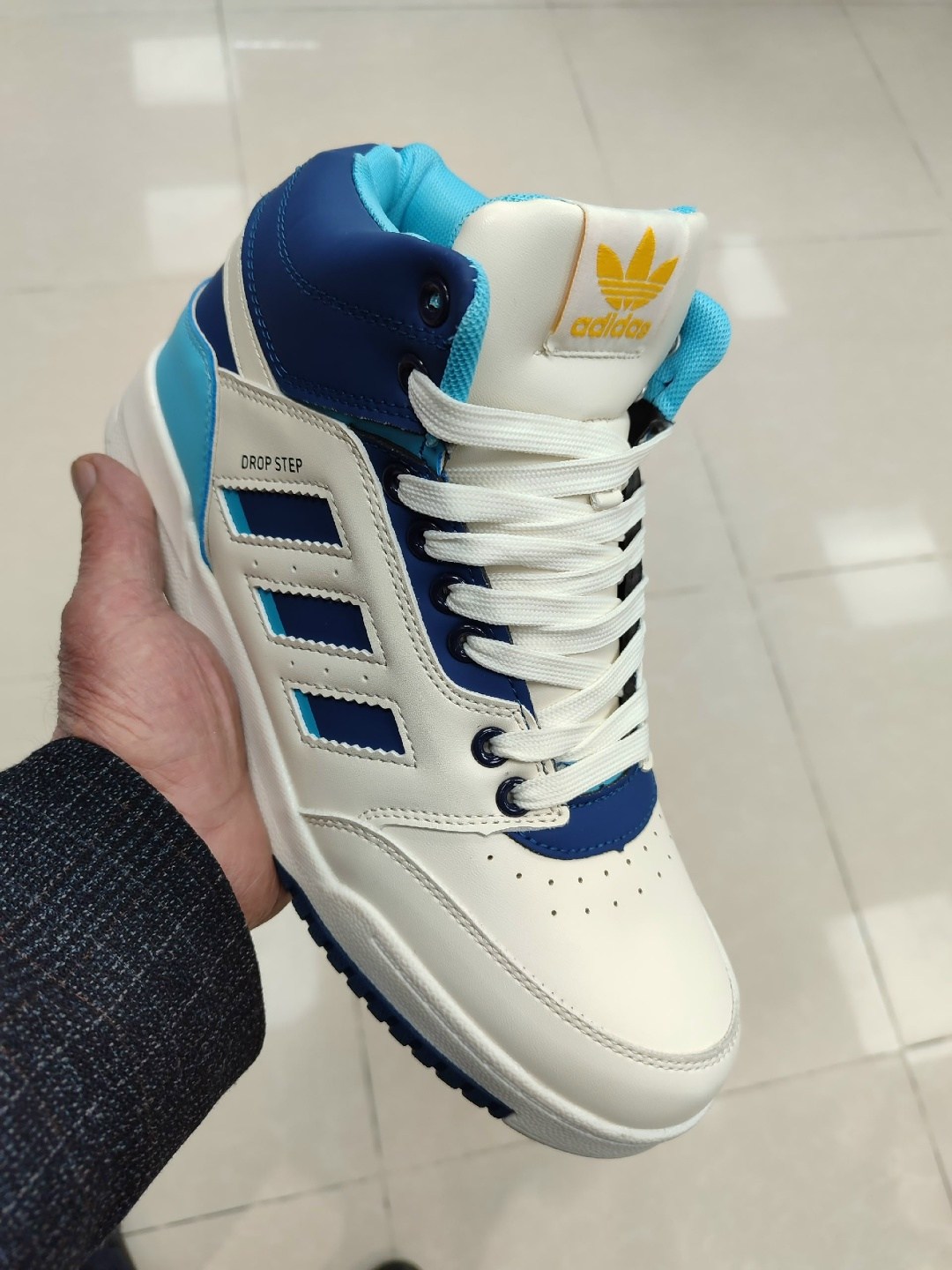 зимние кроссовки adidas hoops 2.0 mid белые,высокие кожаные кроссовки адидас,зимние кроссовки adidas zx 750 high,кроссовки зимние adidas,кроссовки adidas