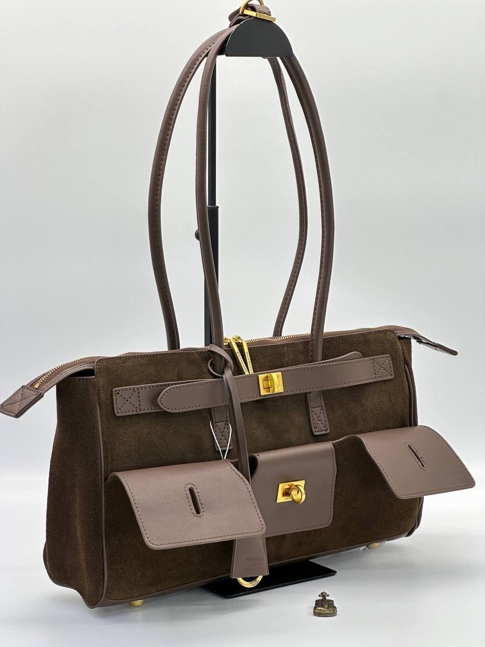 женская замшевая сумка balenciaga коричневая с кожаными вставками,сумка balenciaga,женская сумка из натуральной замши и кожи от balenciaga,сумка из натуральной кожи balenciaga женская,сумка женская за