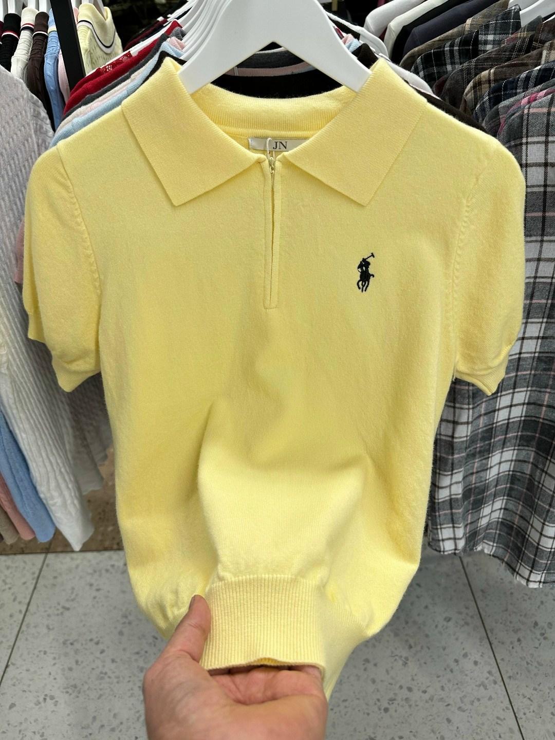 одежд,модные кофты,брендовые одежды,женской одежды