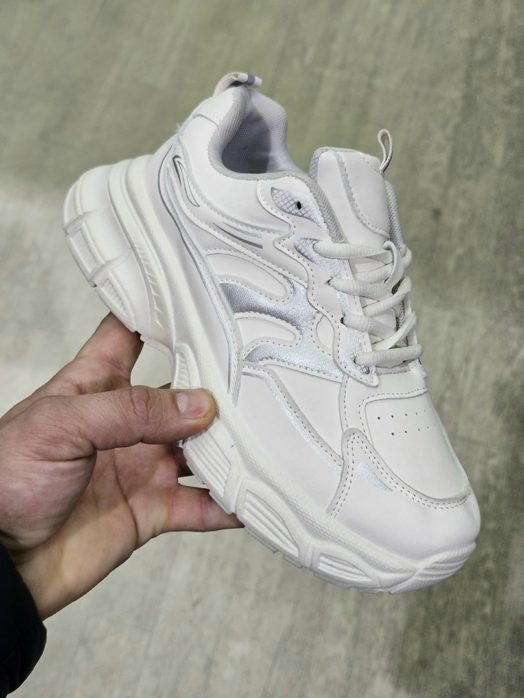 кроссовки женскиe,белые кроссовки,белые кроссовки женские,кроссовки модные,