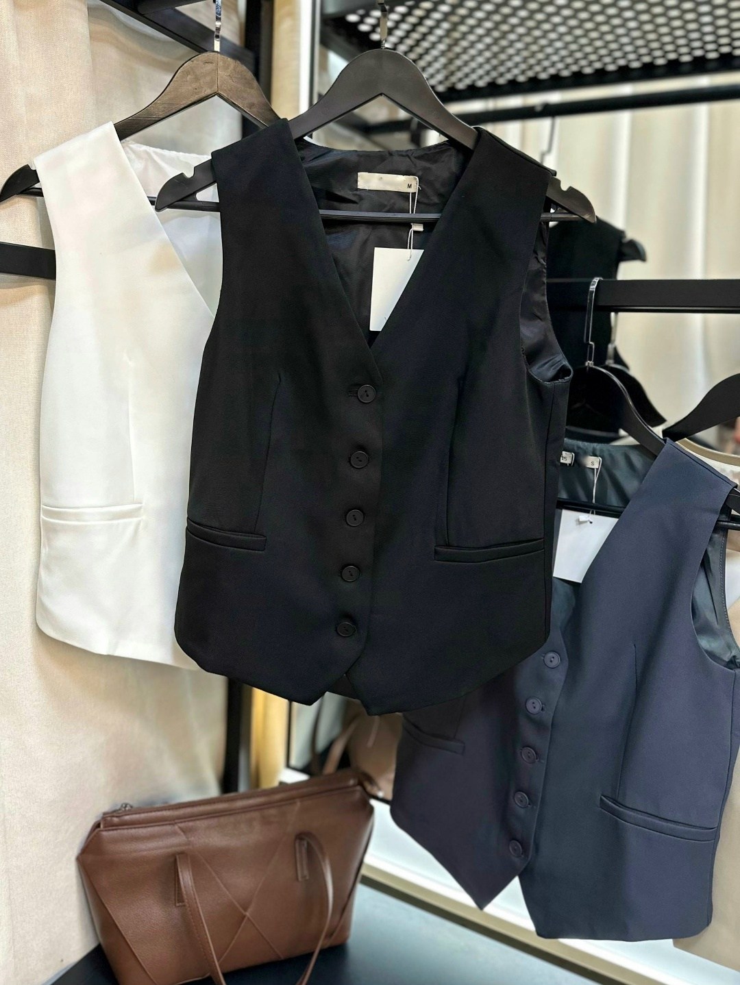 жилет женский классический костюмный,жилет классический,костюм с жилетом брючный классический,женский жилет,жилет