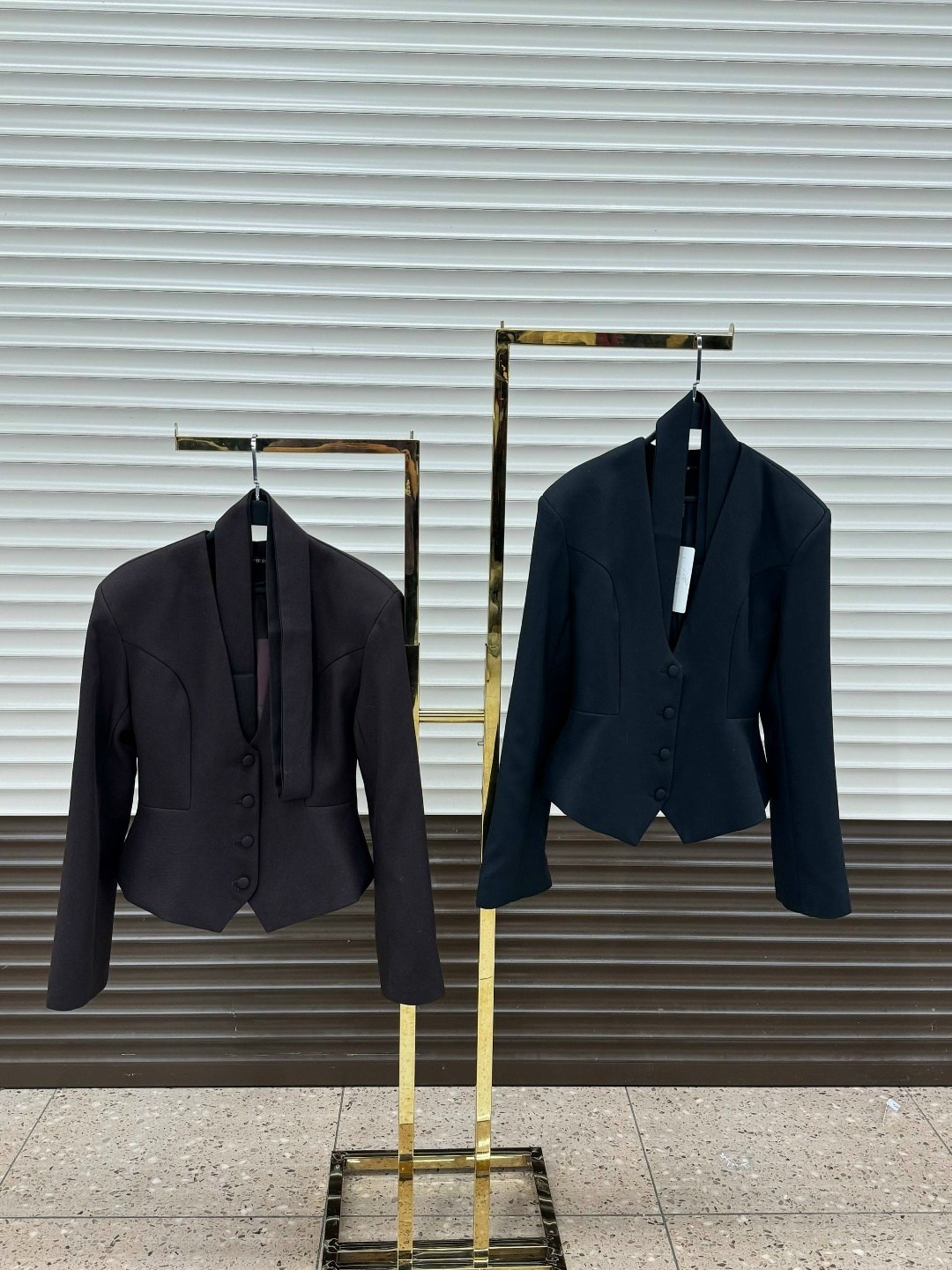 пиджак,пиджак приталенный с шарфом укороченный ln brand цвет черный,пиджак приталенный,женские пиджаки необычного кроя,жакет с баской