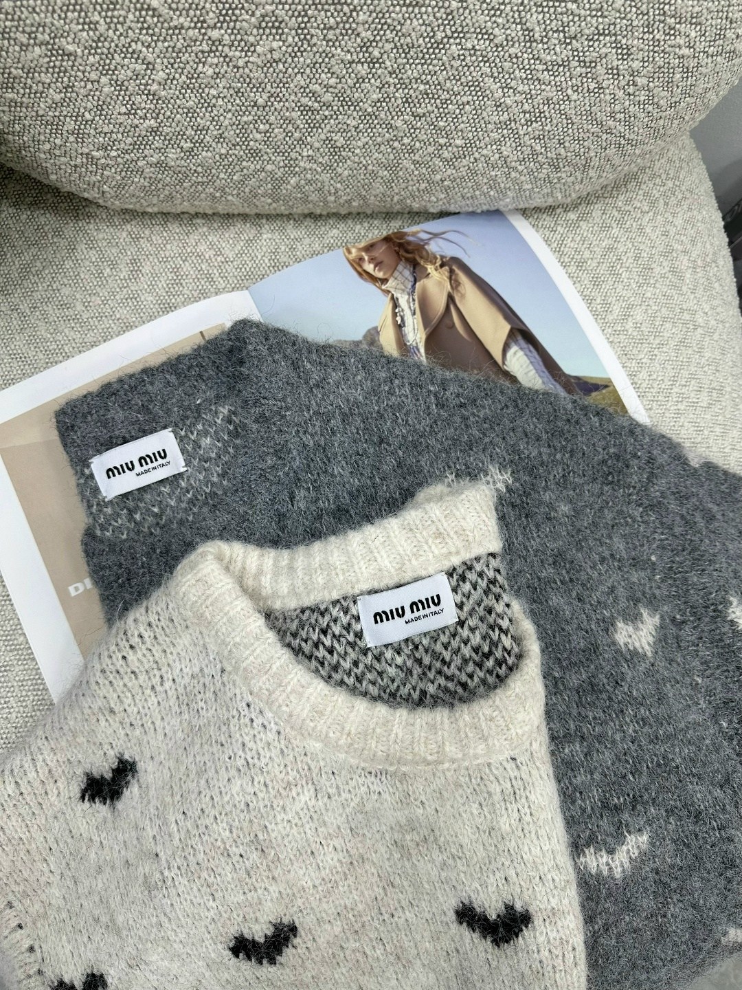 женский серый свитер с цветочным принтом и бриллиантами,джемпер для девочек,свитер женский модный мир,свитер зимние,свитер серый стразами