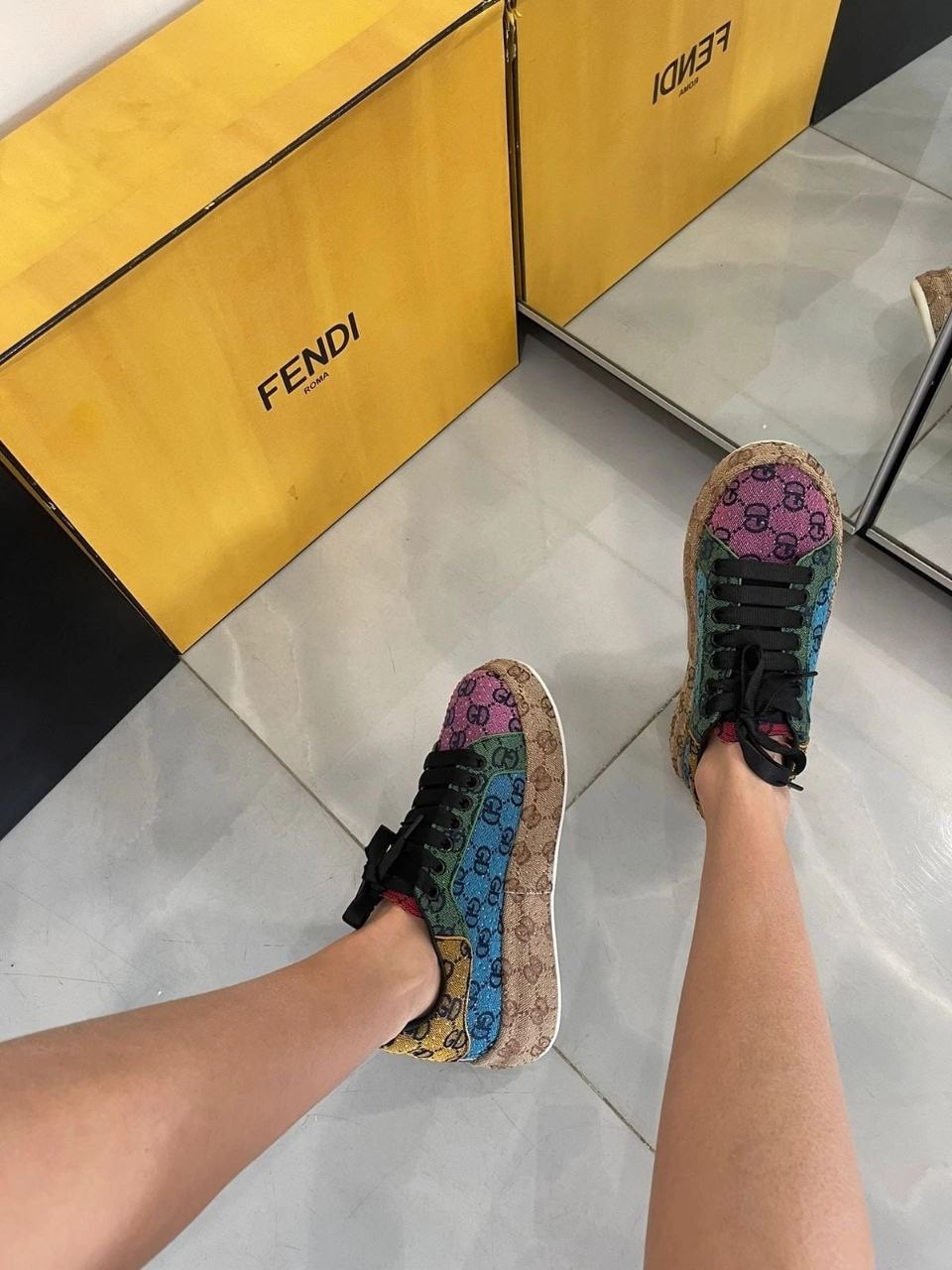 ,женская ,женские кроссовки,удобные кроссовки,кроссовки гуччи цветные