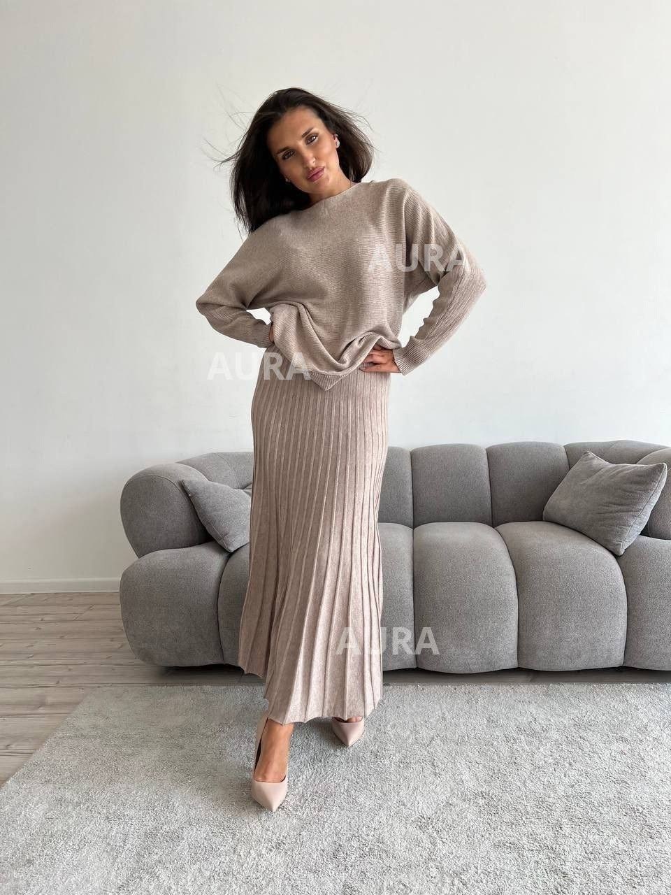 трикотажный костюм с плиссированной юбкой,вязаный костюм с юбкой,вязаный женский костюм свитер и юбка плиссе ys,трикотажный костюм,костюм женский вязаный свитер юбка плиссе