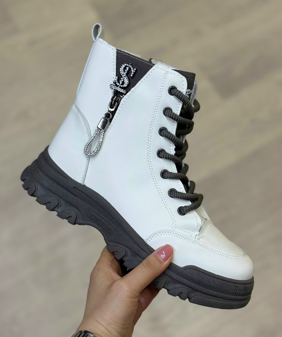 женские ботинки,,женская ,зимние женские ботинки,ботинки демисезонные