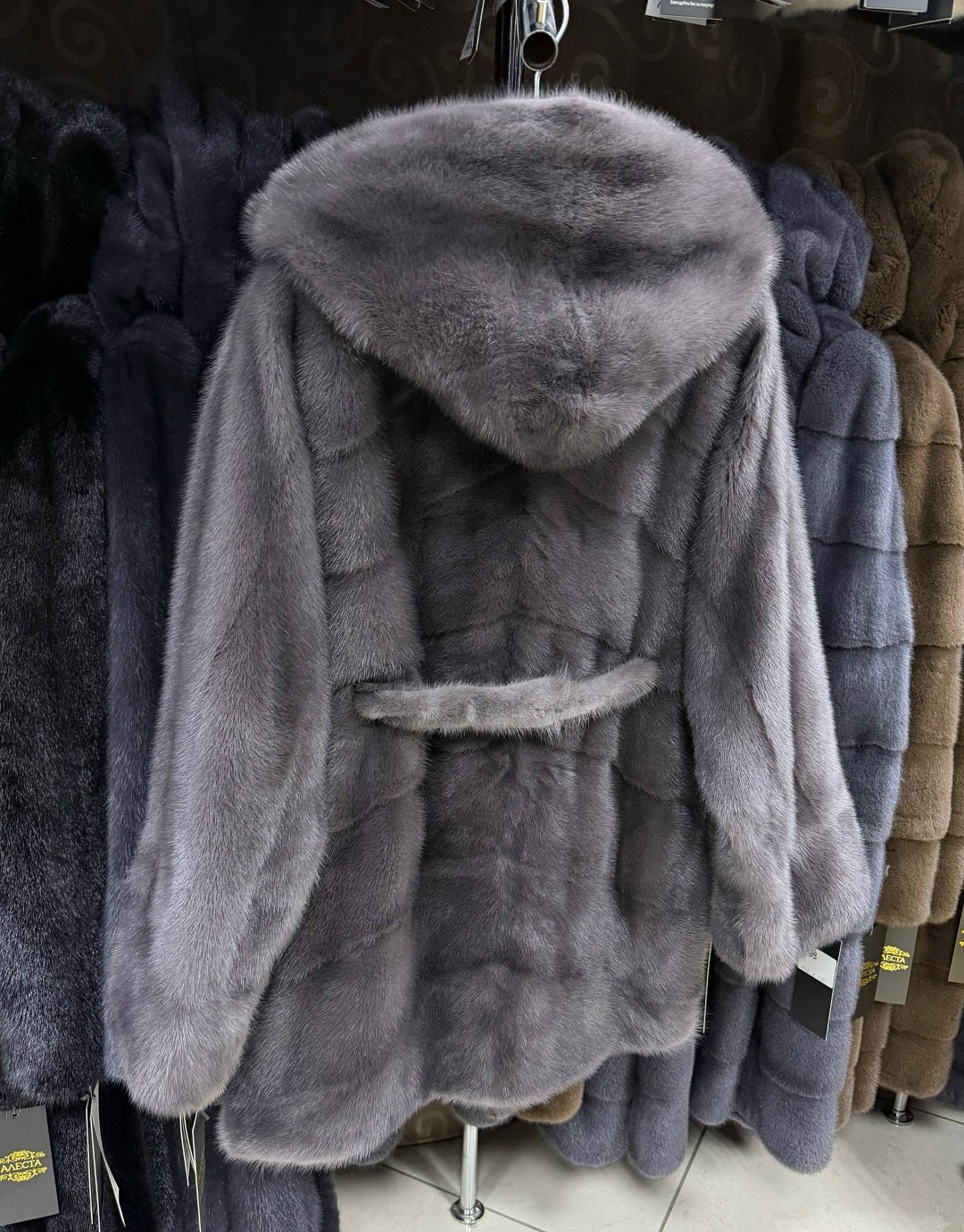 шубка из меха европейской норки с капюшоном цвет лаванда,шуба норковая,шубка из меха европейской норки с капюшоном,норковая шуба с капюшоном,шуба сиреневая норка