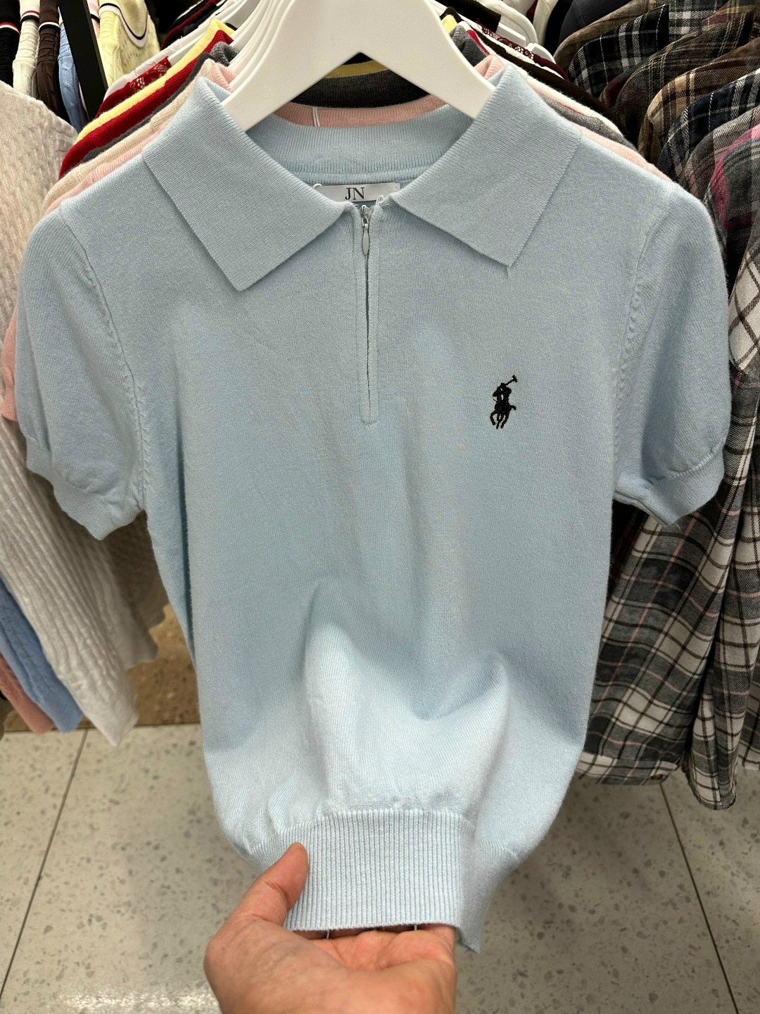 одежд,модные кофты,брендовые одежды,женской одежды