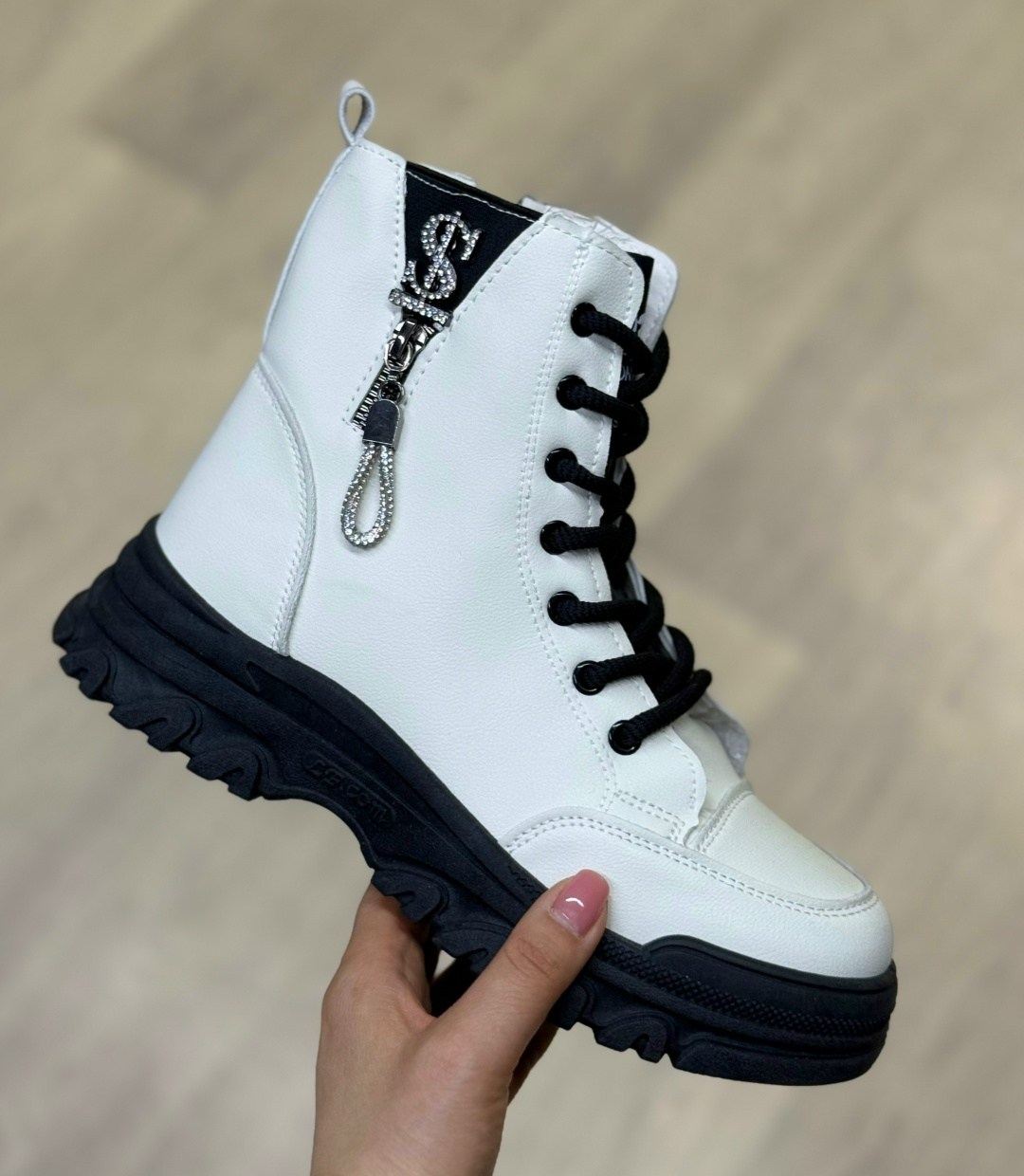 женские ботинки,,женская ,зимние женские ботинки,ботинки демисезонные