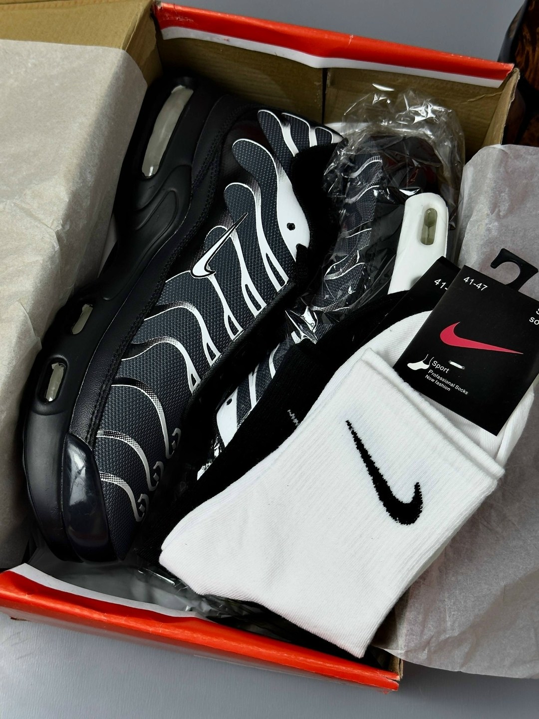 кроссовки nike air max tn plus,кроссовки мужские nike air max tn plus,кроссовки найк air max tn plus летние дышащие,nike air max tn plus,кроссовки найк air max plus tn