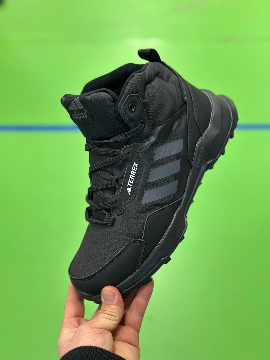 кроссовки зимние adidas terrex ax4 gtx,кроссовки adidas terrex зимние,зимние ботинки адидас с подошвой континенталь,кроссовки adidas зимние,кроссовки зимние adidas terrex ax4 gtx с мехом