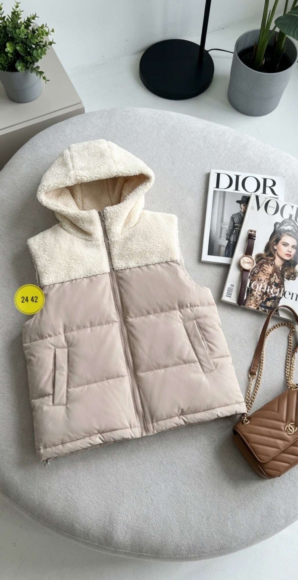 жилетка женская,двухсторонняя жилетка женская,теплый жилет,жилет женский,жилетка с капюшоном