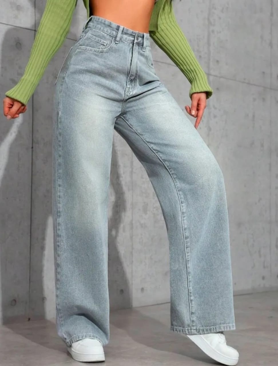 широкие джинсы,стиль с широкими джинсами,джинсы модные,широкие джинсы с пиджаком,джинсы палаццо